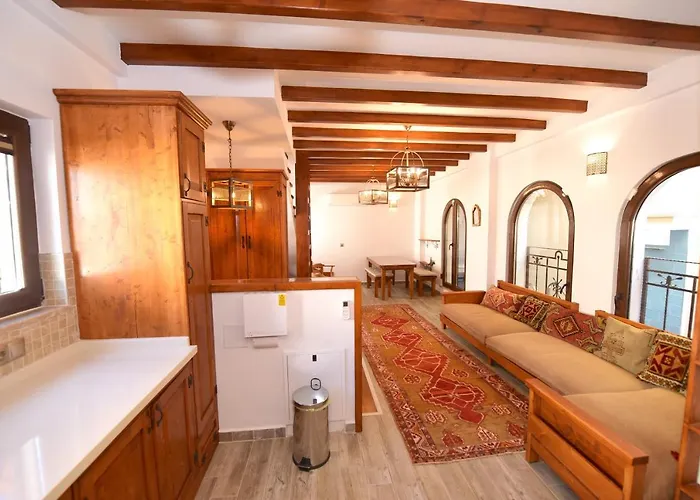 Kasbah Shirin Вилла Сельчук